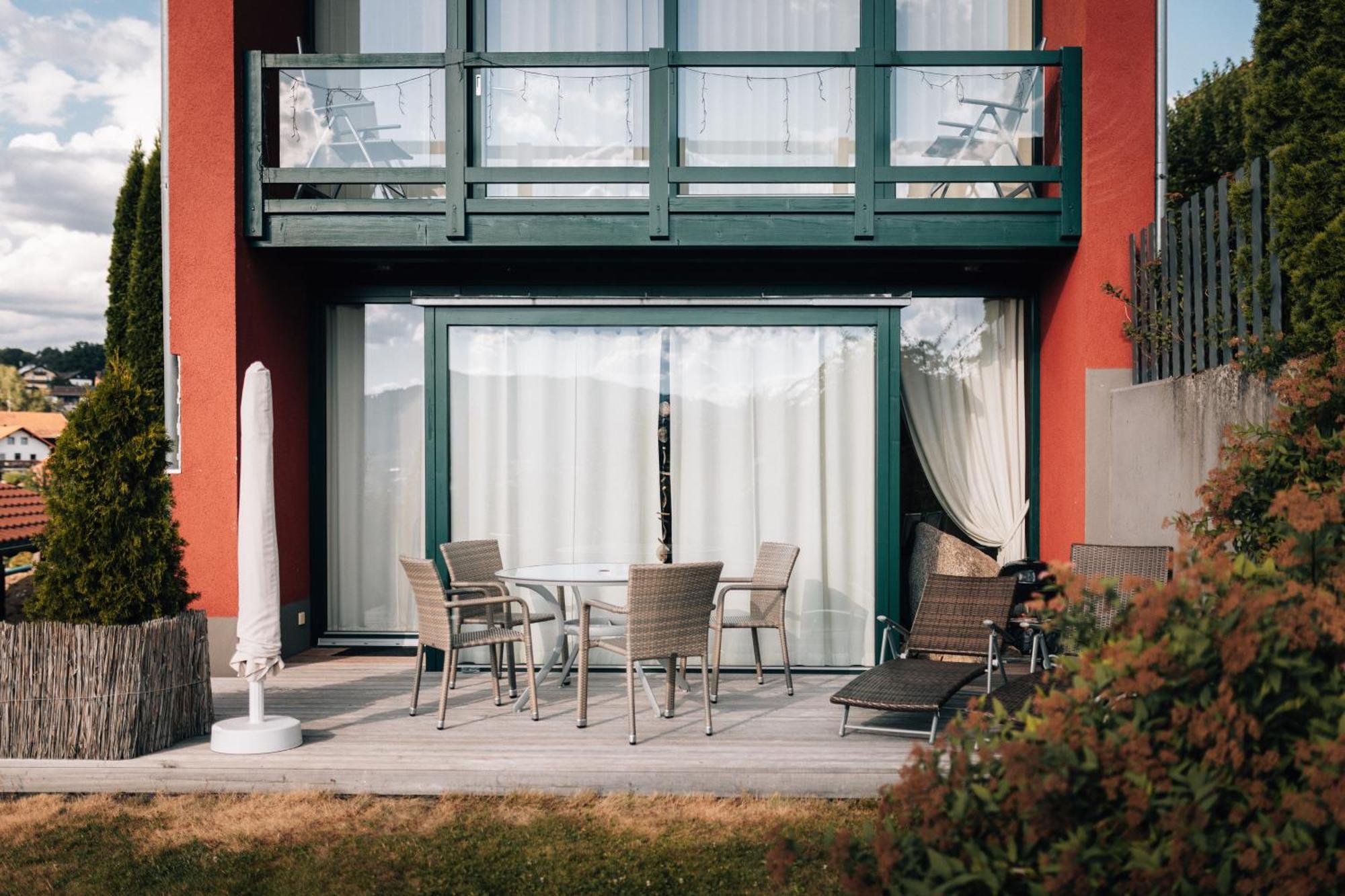Suedlaendisches Chalet Mit Hauseigener Sauna Viechtach Bagian luar foto